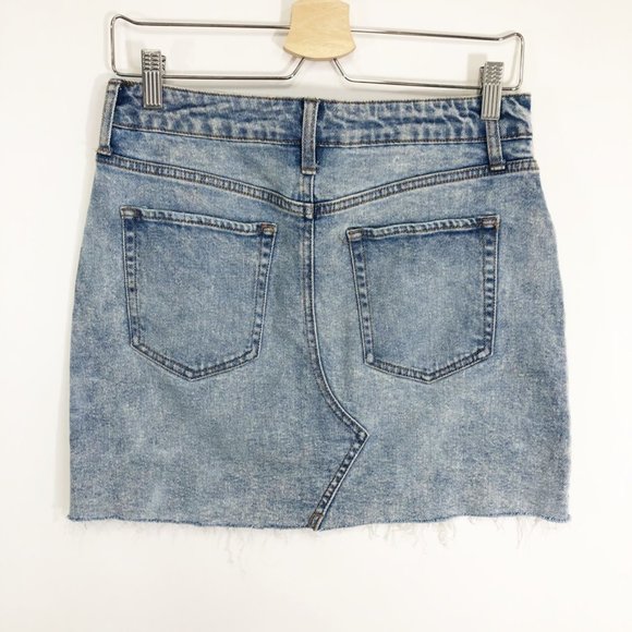 Wild Fable Denim Fray Hem Skirt Size 6 Light Wash - Picture 2 of 4